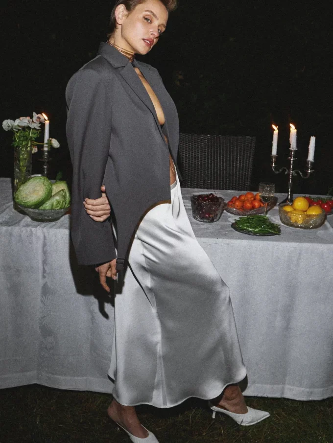 Спідниця Bazhane міді атласна молочний