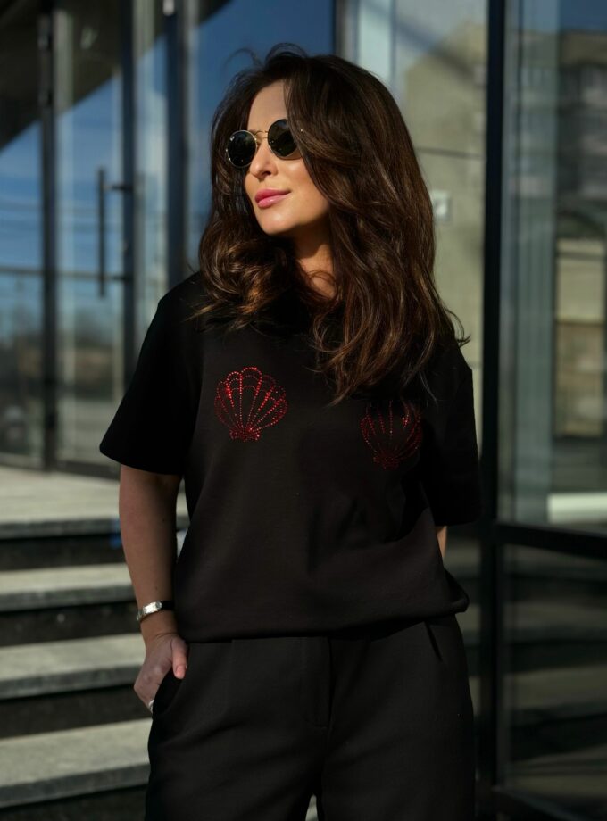 Футболка Zigzag чорна з мушлями (червоні)