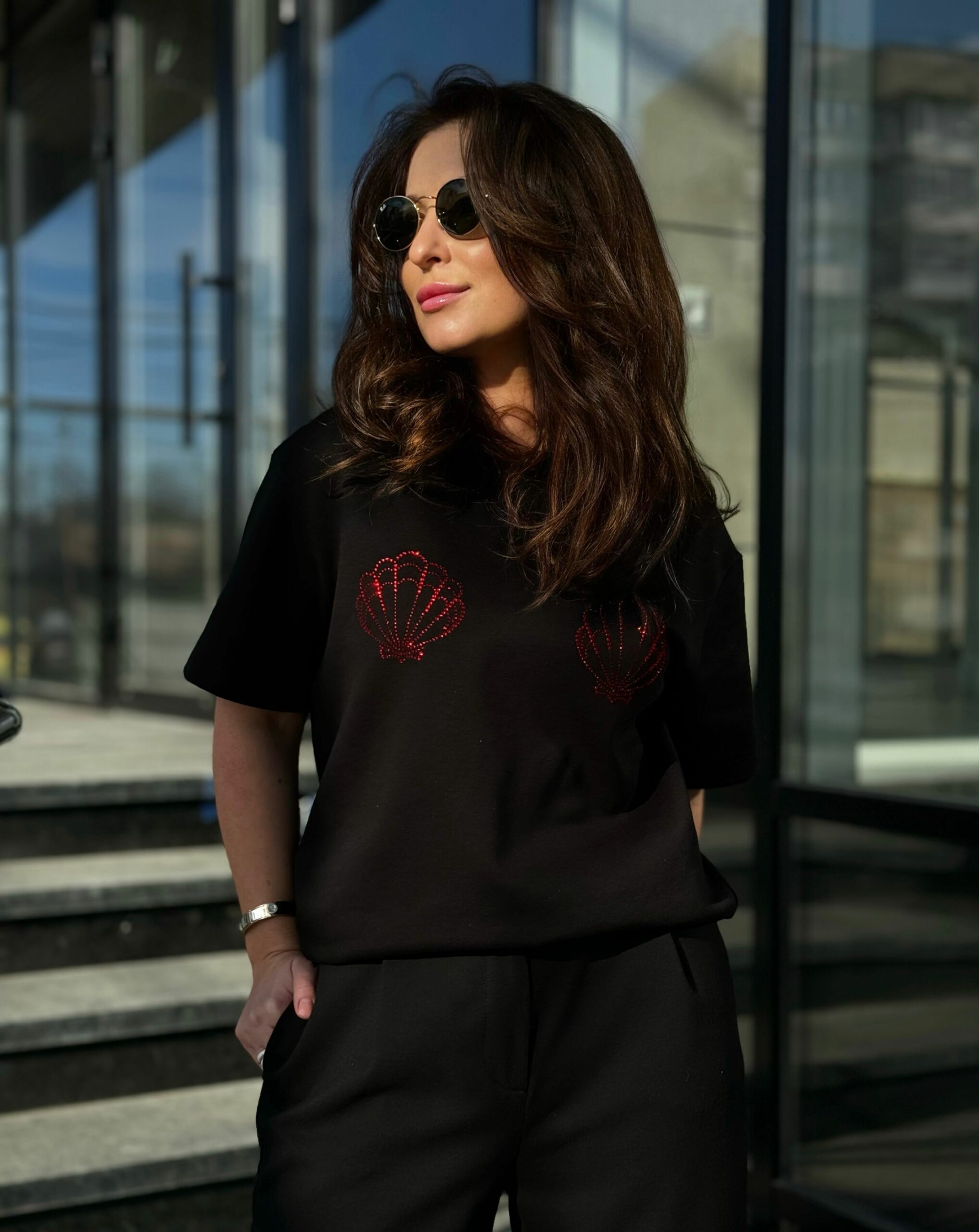 Футболка Zigzag чорна з мушлями (червоні)