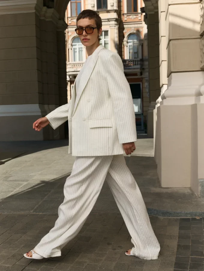 Жакет Bazhane двобортний оверсайз молочний в смужку