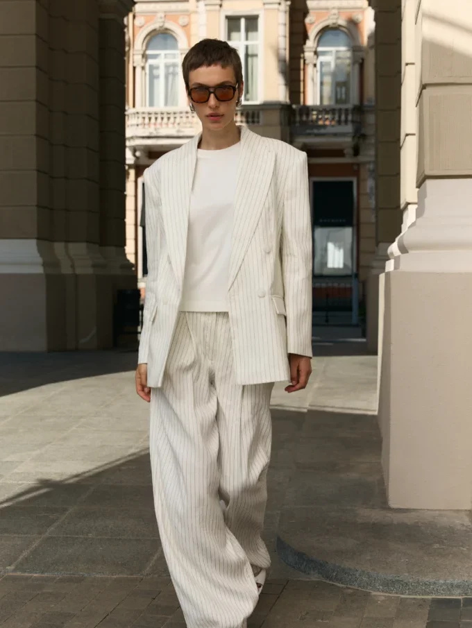 Жакет Bazhane двобортний оверсайз молочний в смужку