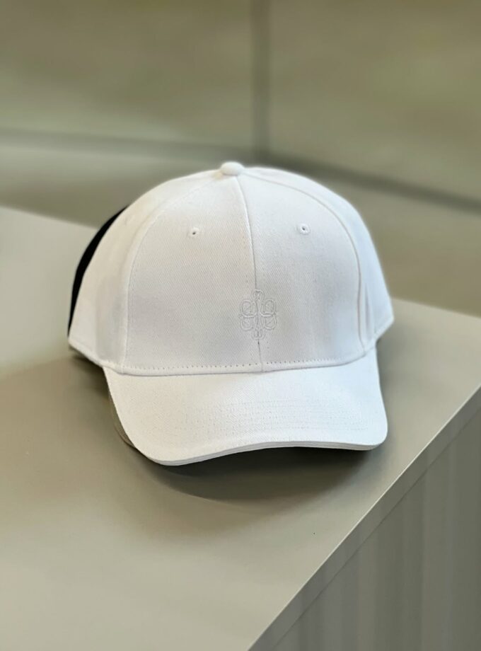 Кепка Saint біла з лого