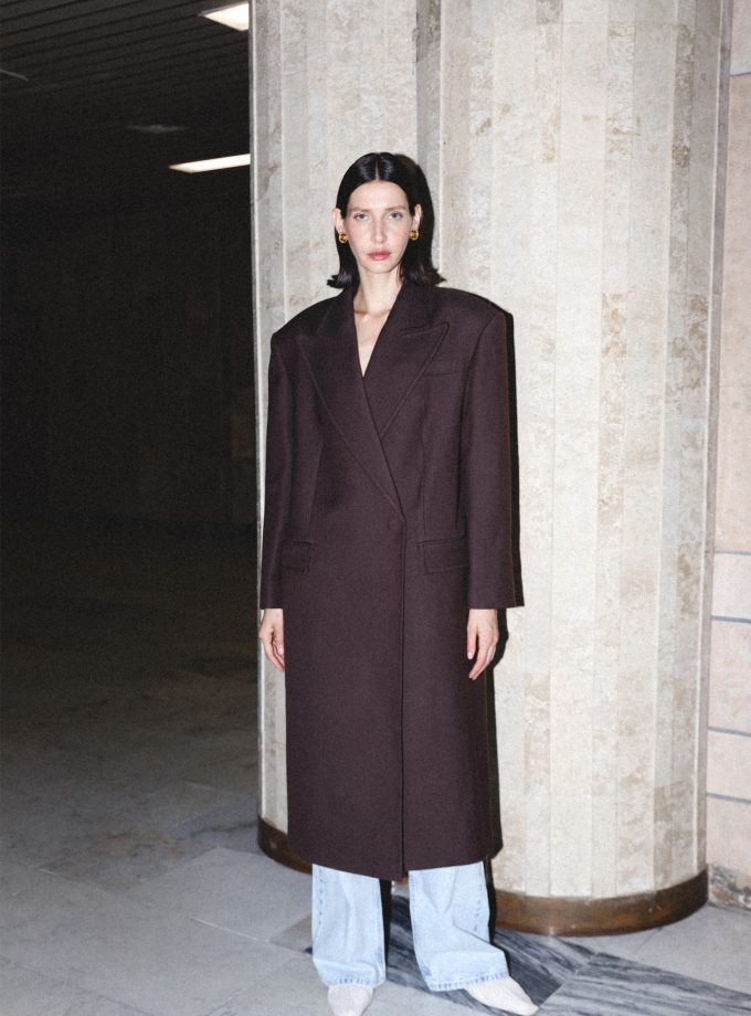 Пальто Bazhane оверсайз прямого крою акцентним плечем довге шоколадний