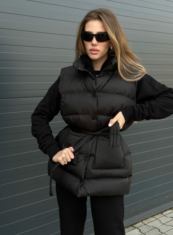 Жилет Marymax на кнопках вкорочений чорний