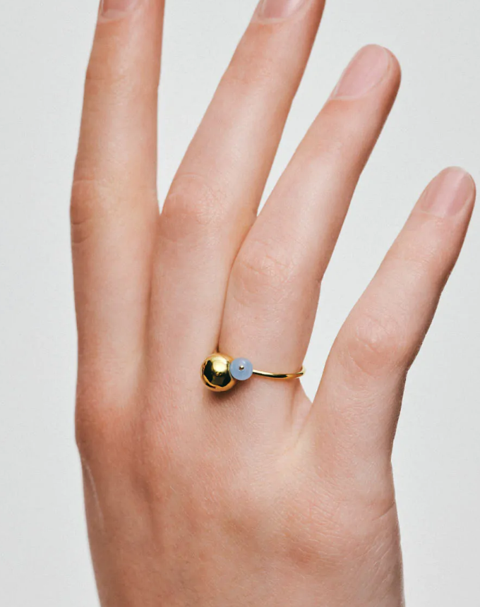Каблучка з золотою кулькою 8мм і аквамарином 5мм жовте золото (17)