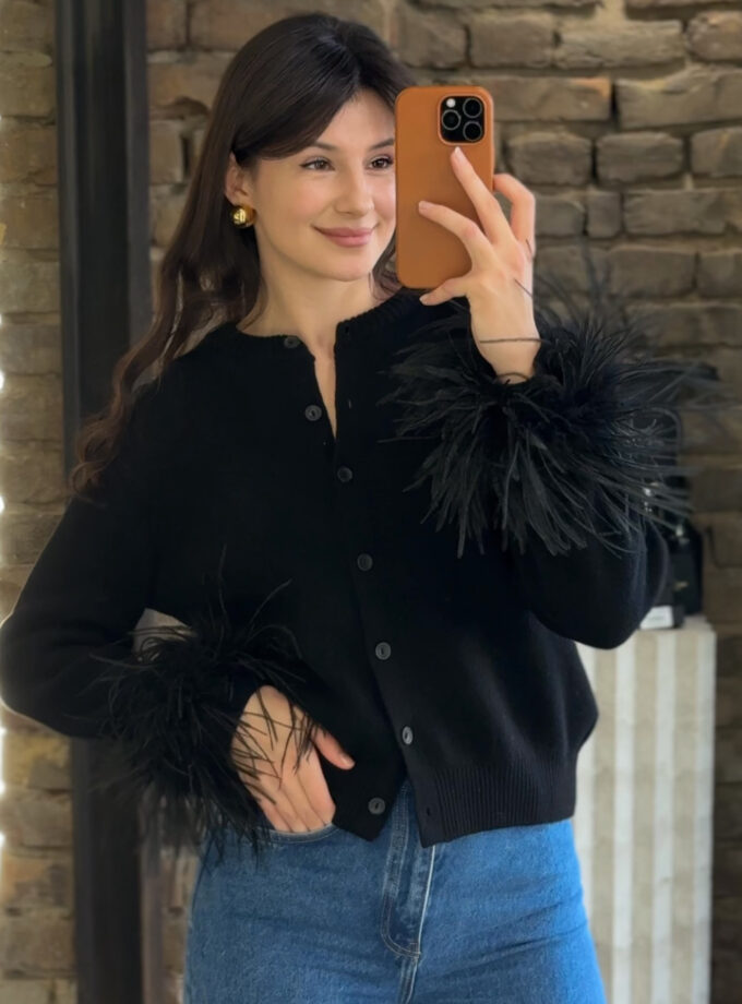 Кардиган Saint з пір'ям чорний 100% вовна