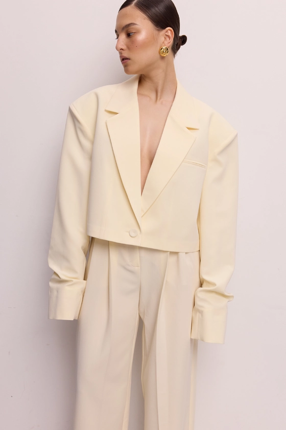 Жакет Bazhane кроп зі збіркою на рукаві вершковий