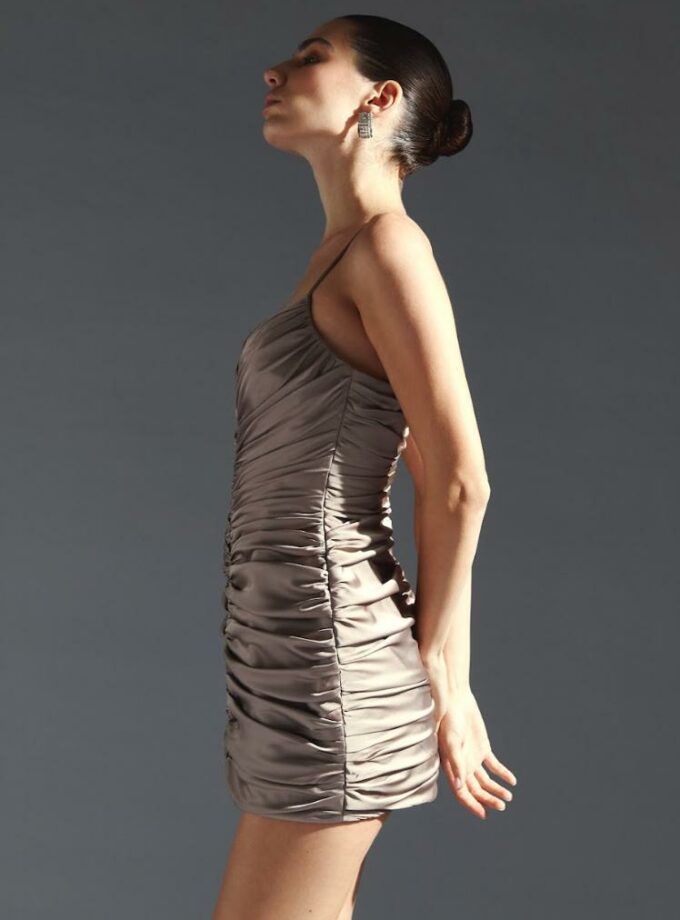 Сукня Godsend Juliette міні з декоративною зборкою тауп