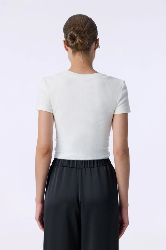 Футболка Bazhane t-shirt з вишивкою BB logo молочний