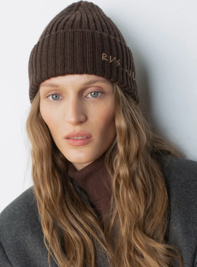 Шапка Ruslan Baginskiy Monogram-embroidered Wool Beanie коричнева